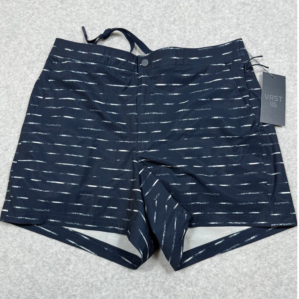 VRST Mens Size M 5” Resort Short NWT